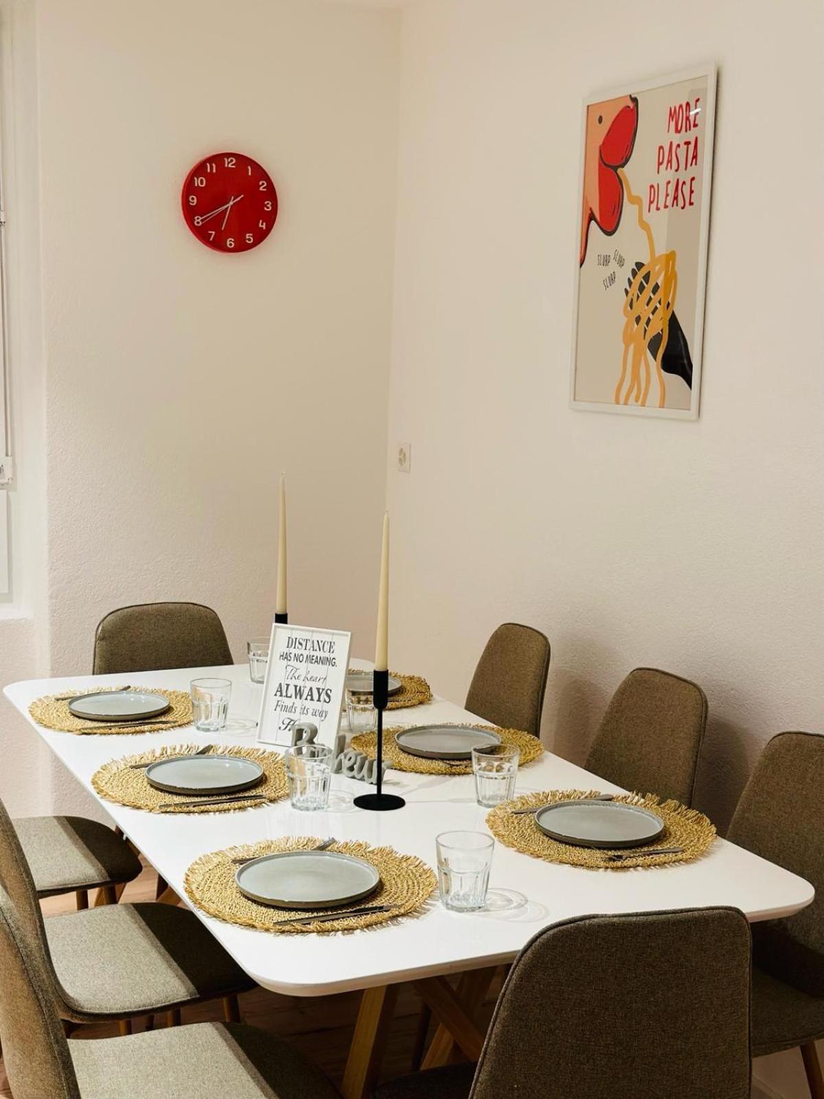 Exclusive Apartment For Families And Business Устер Екстериор снимка