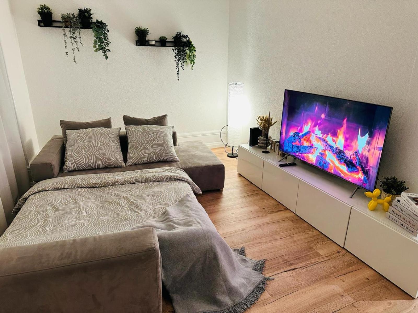 Exclusive Apartment For Families And Business Устер Екстериор снимка