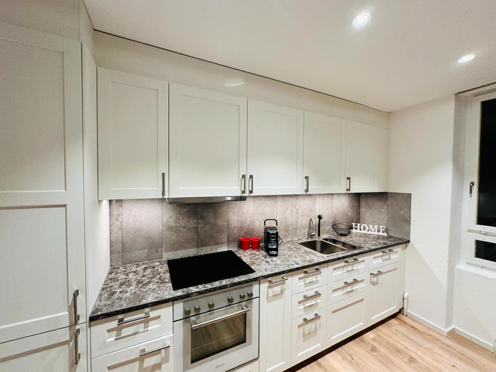 Exclusive Apartment For Families And Business Устер Екстериор снимка